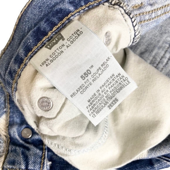 Upcycled Vintage: LF Furst of a Kind ☯︎︎ Levi's® Cut Off Denim Jeans Shorts ☯︎︎ - Picture 12 of 16